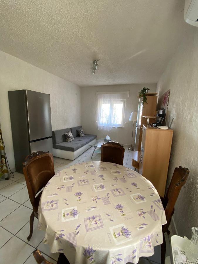Toni&Megi Apartment Йесенице Екстериор снимка